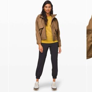 Lululemon Always Effortless jacket, size 4 in colour “frontier”.